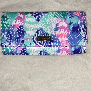 Lilly Pulitzer Travel Wallet- NEW